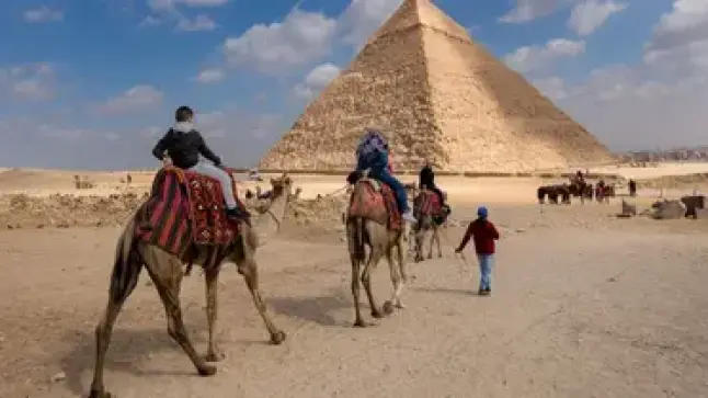 خبير سياحي: مصر وصلت لـ 13 مليون سائح في 2019 بدون الروسيين